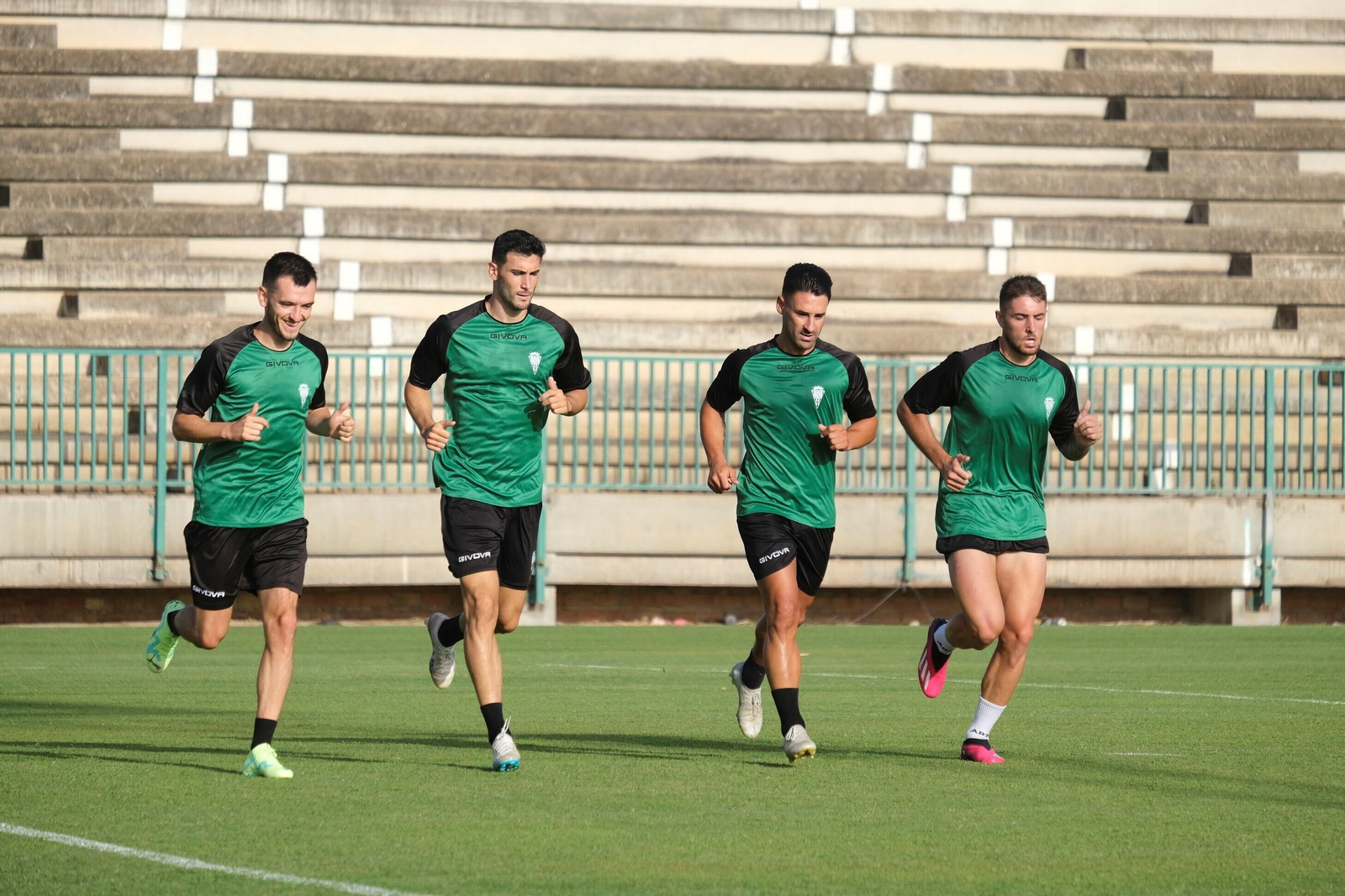 El primer entrenamiento del Córdoba CF, en imágenes
