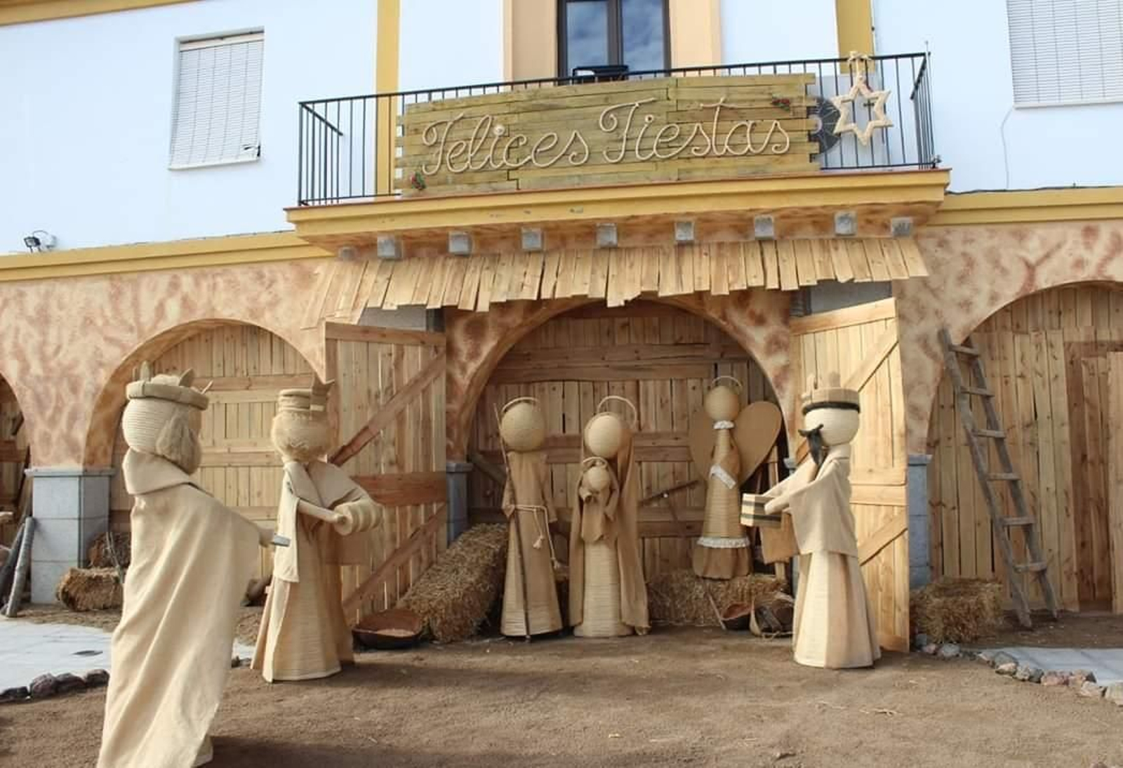 Nacimiento en la plaza de la Constitución de Los Blázquez.