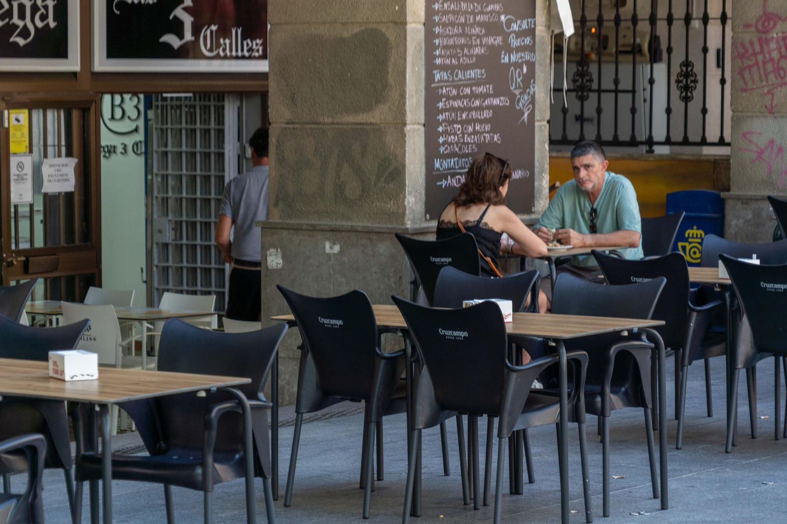 La Plaza Quintero Báez, espacio peatonal, arbolado y punto de encuentro urbano.
