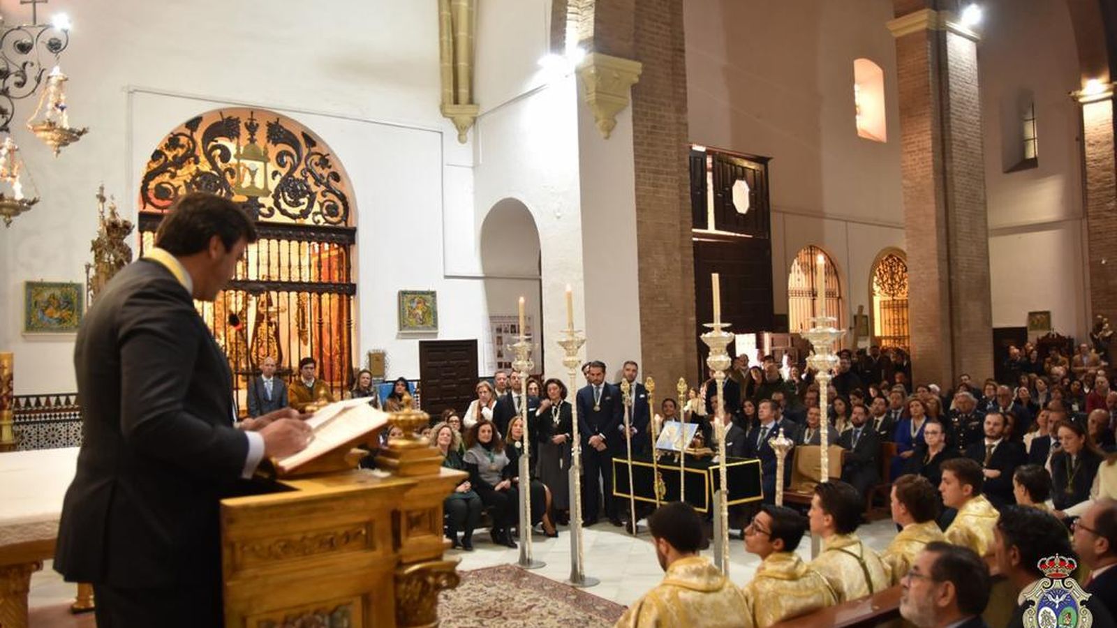 Mario Niebla se dirige a sus hermanos en la parroquia de San Gil