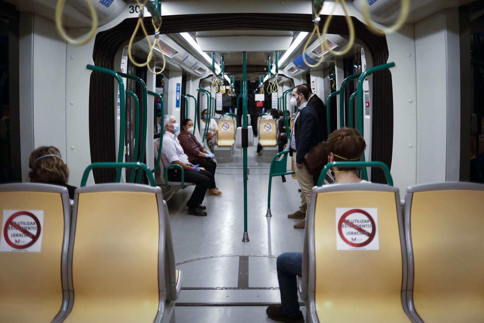 Interior de un tren del Metro