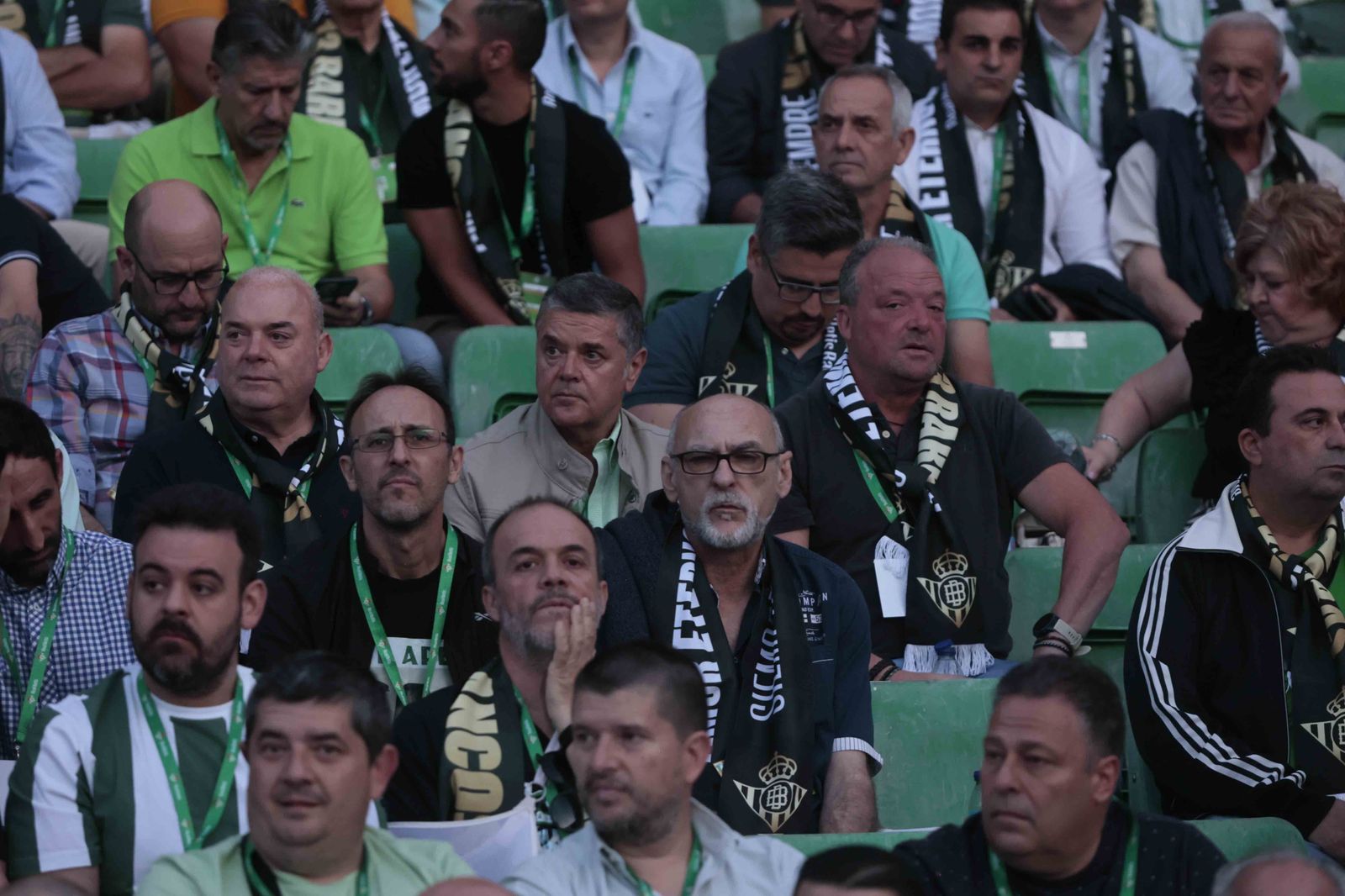 Búscate en el acto Siempre Verdiblancos