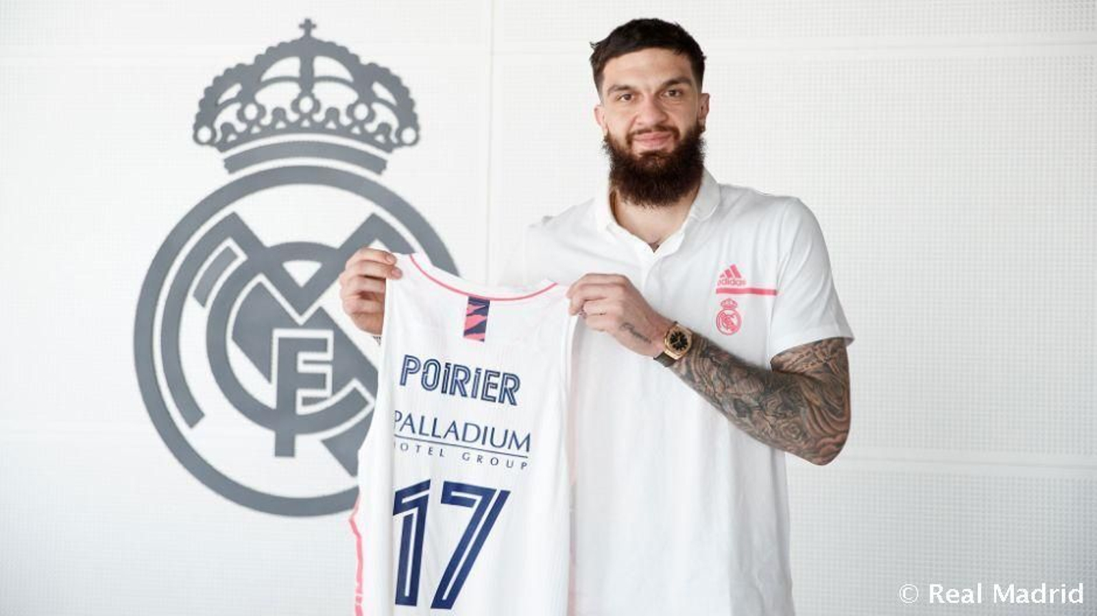 Vincent Poirier, con la camiseta del Madrid.
