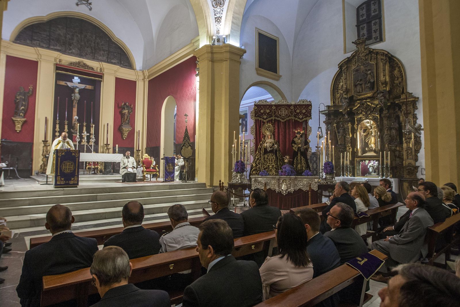 Misa Te Deum con la que la hermandad del Nazareno abrió su 250 aniversario.