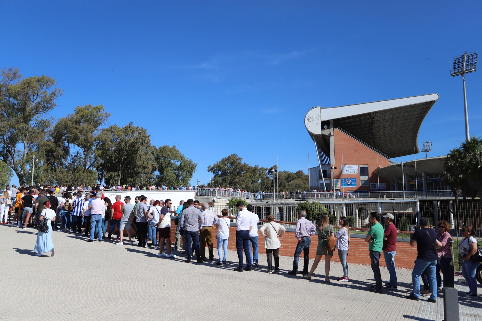 Imágenes de las taquillas del Nuevo Colombino para el Recreativo-Fuenlabrada