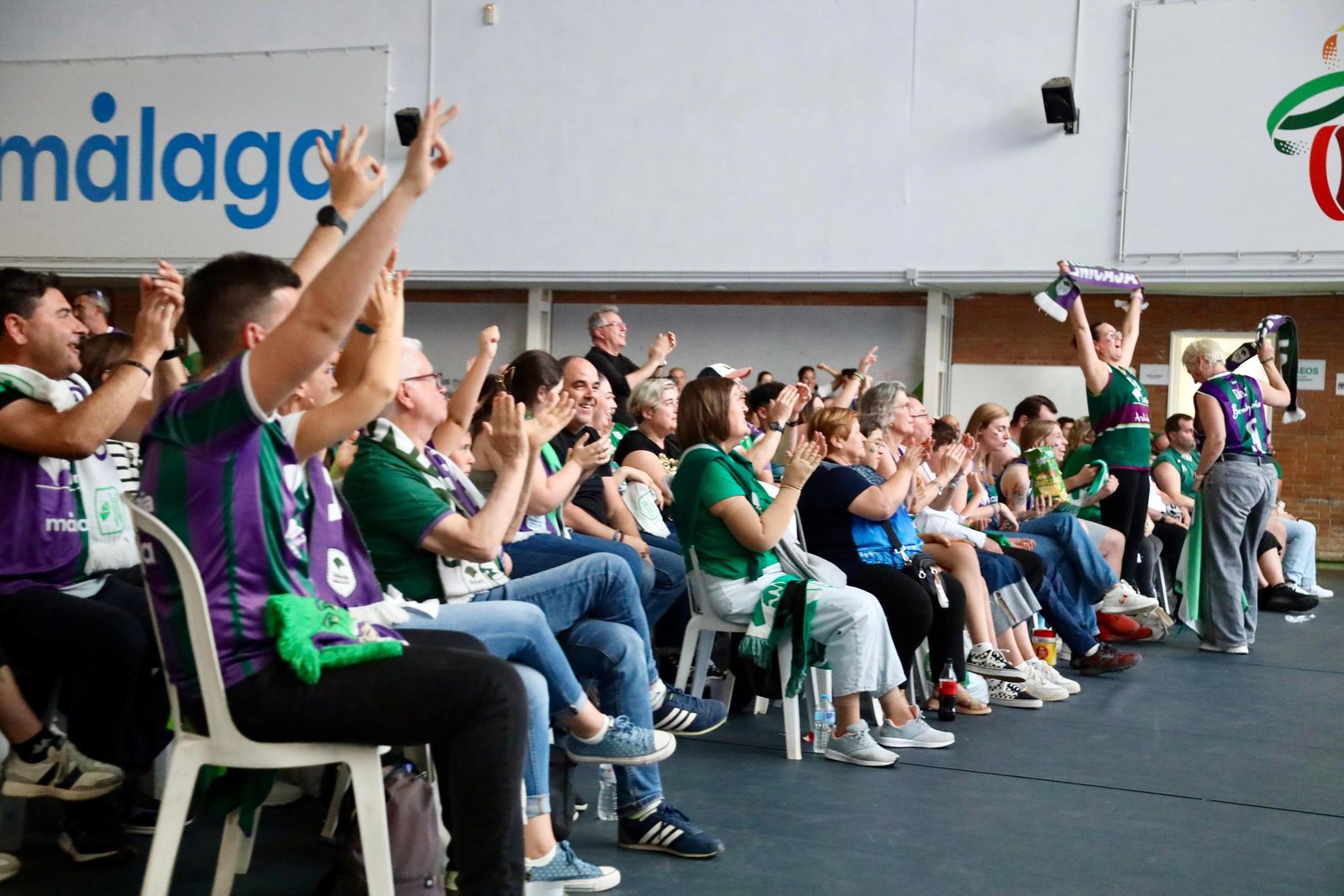 La locura en Los Guindos: ¡Búscate durante la final de BCL del Unicaja!