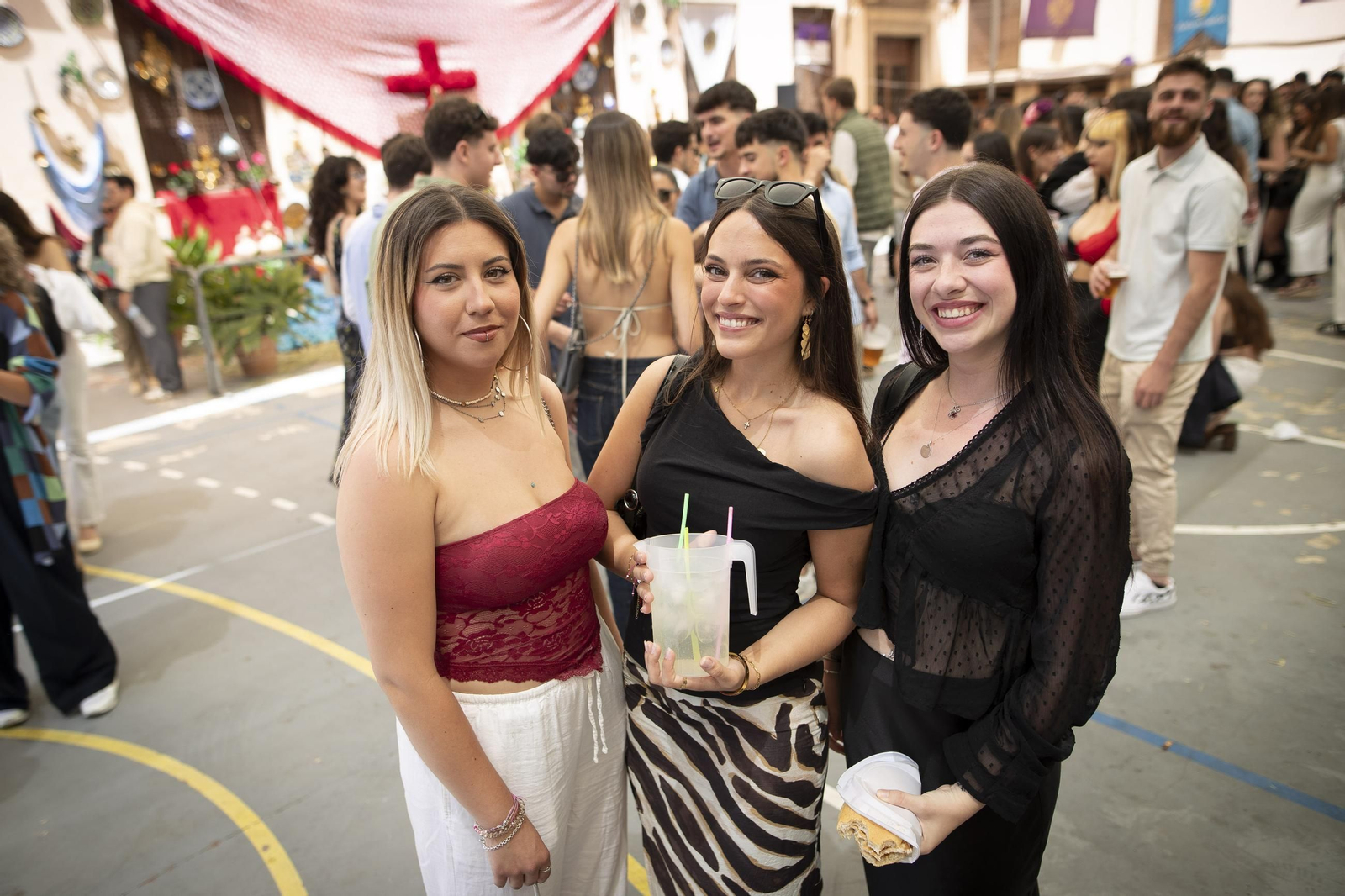 Las mejores imágenes del inicio de las Cruces en Granada