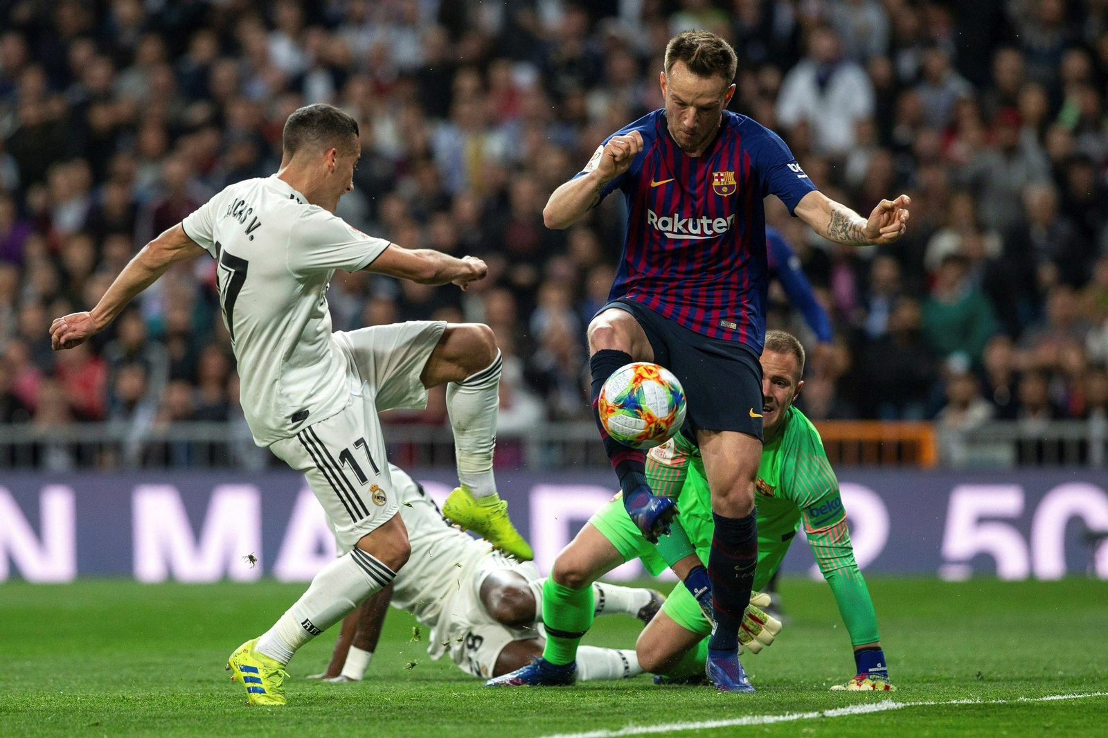 La vuelta del Real Madrid-FC Barcelona, en imágenes