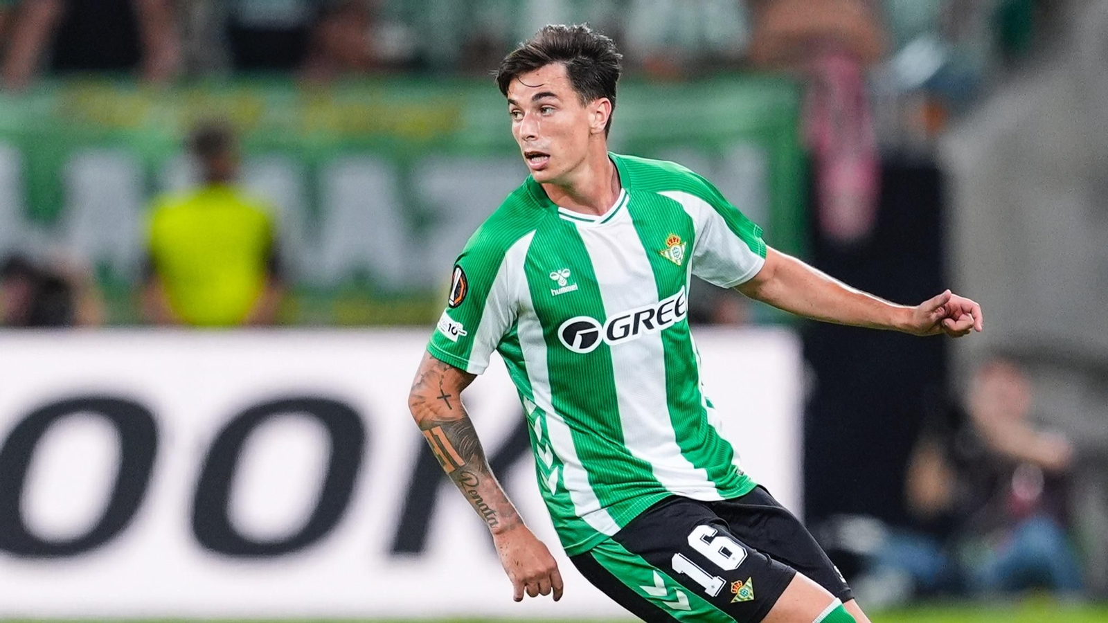 Valentín Gómez en el encuentro europeo ante el Nottingham Forest