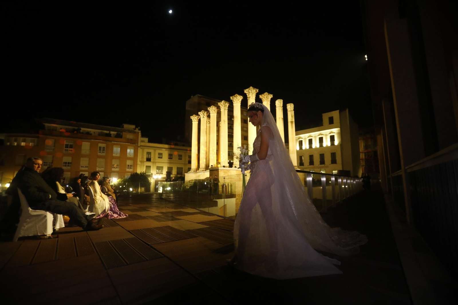 Las mejores imágenes del desfile de Mancini en el Templo Romano de Córdoba