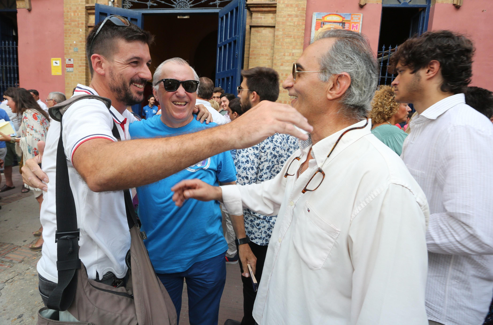 Ambiente en la Plaza de Toros de la Merced