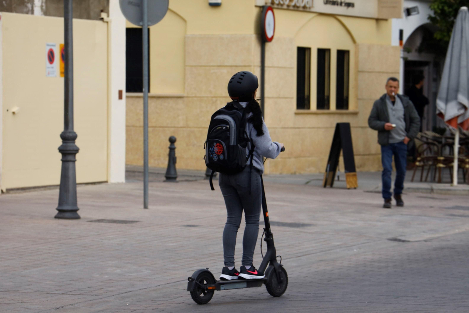 Primeros controles de la Policía a los usuarios de patinetes eléctricos en Córdoba