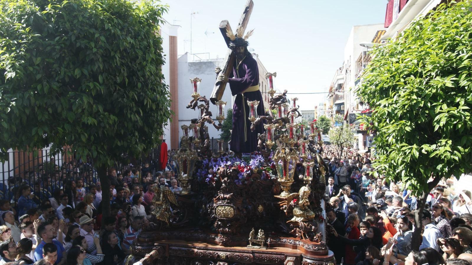 Las fotos del Martes Santo en Sevilla.