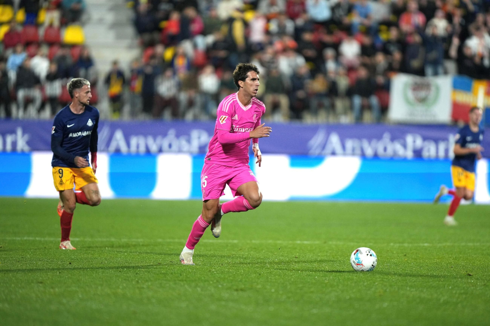 Un ataque del Granada en el pasado partido ante el Andorra