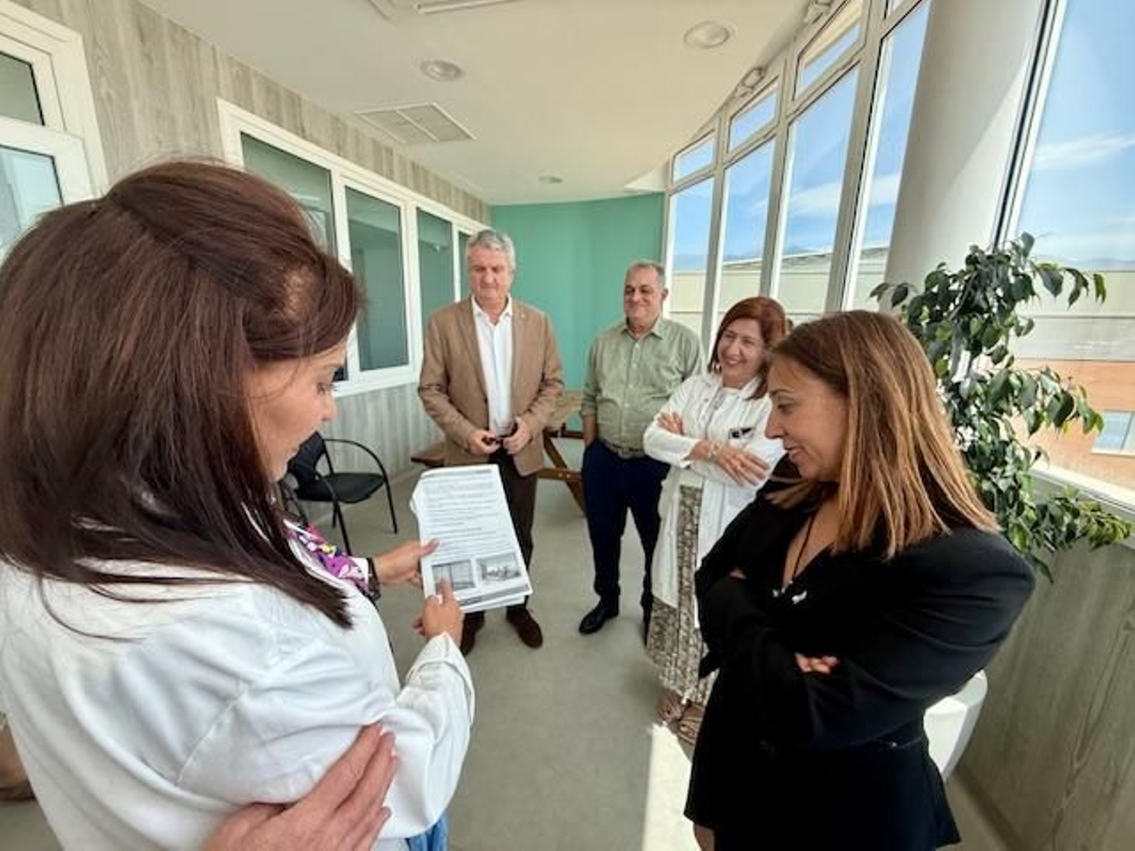 La Unidad de Salud Mental del Hospital de Poniente cuenta con un nueva terraza.