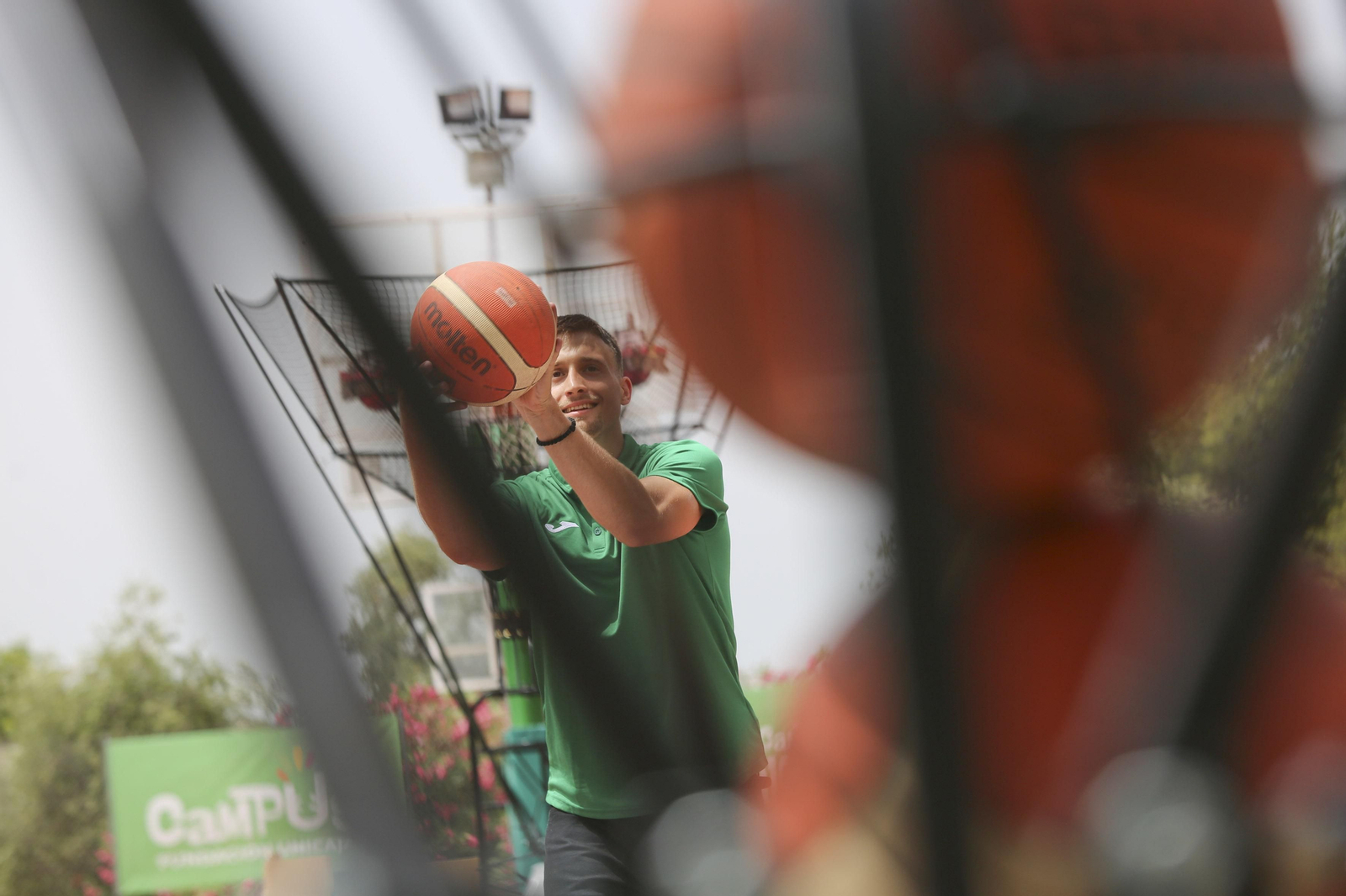 Las fotos de la presentación de Aleksa Avramovic