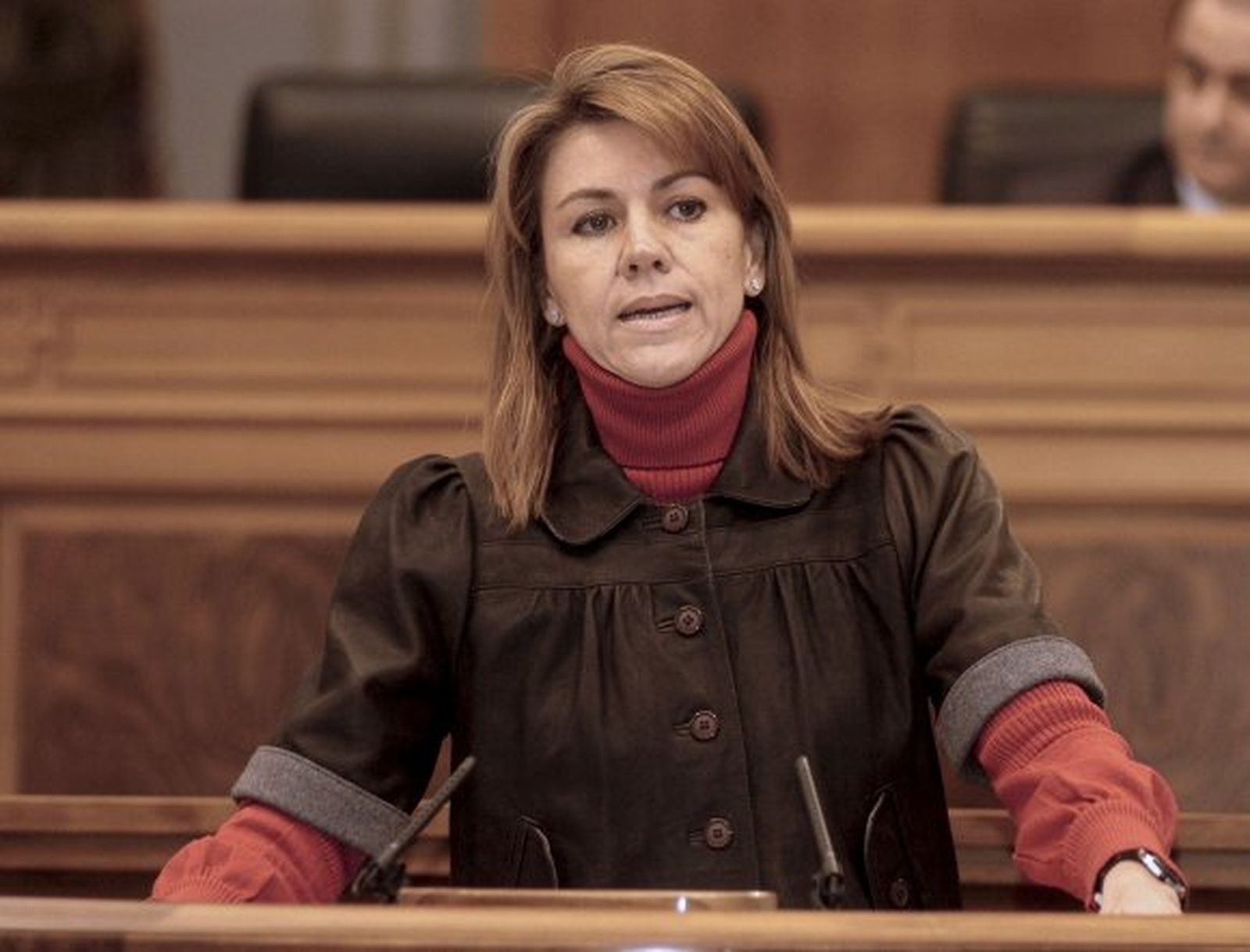 De Cospedal matiza que el PP catalán no abanderará incumplimientos de la ley