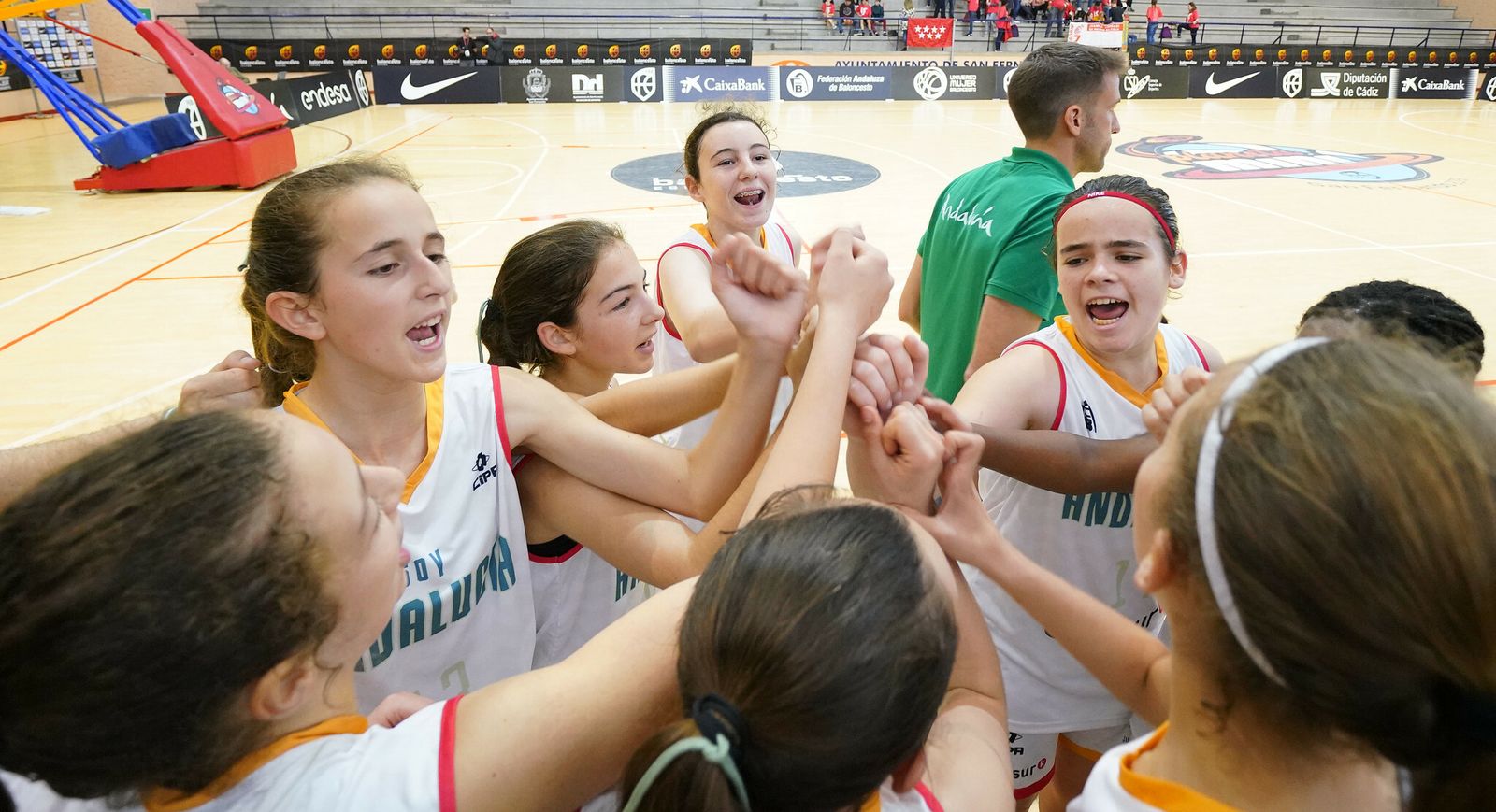 Las jugadoras andaluzas celebran.