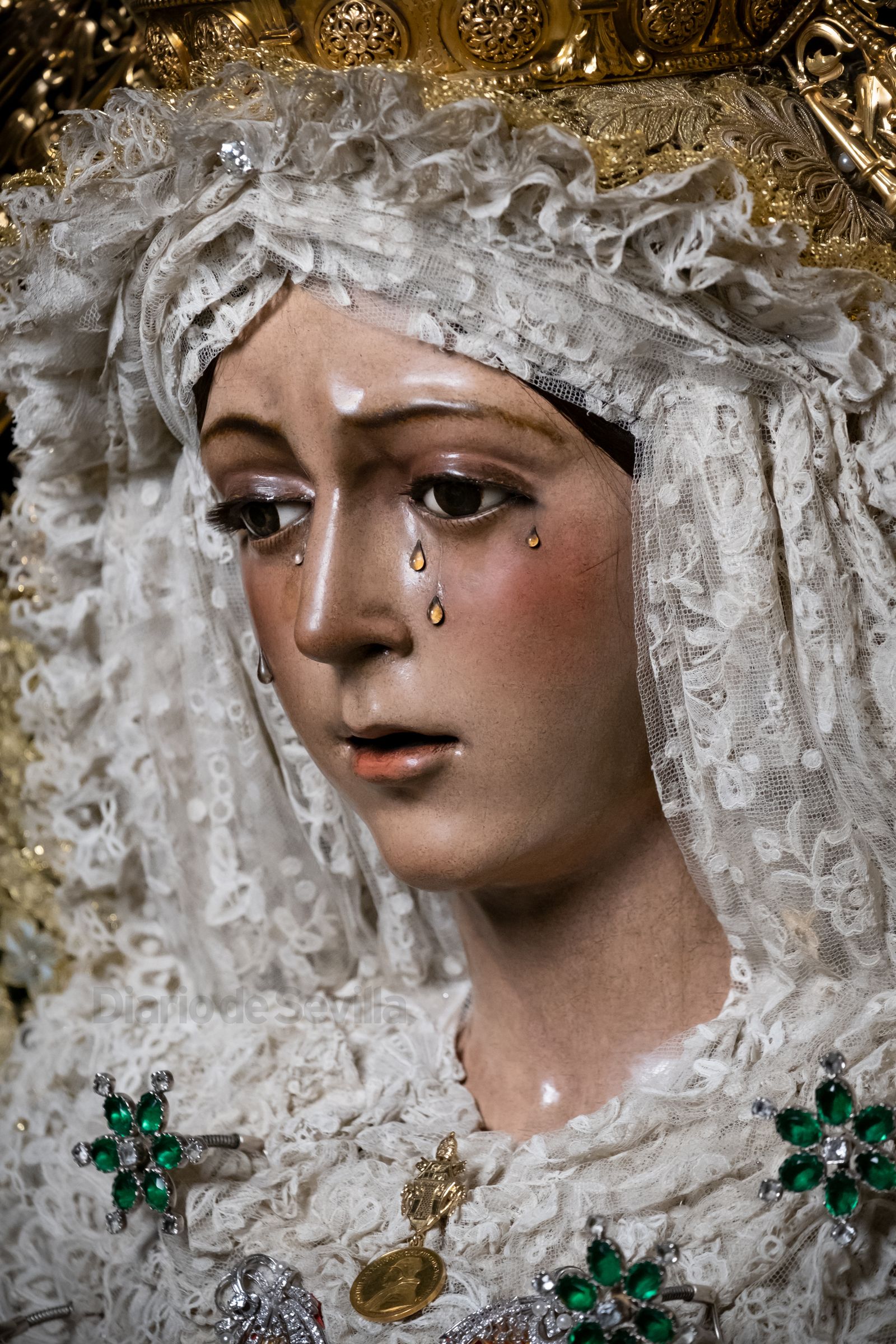 La veneración a la Virgen de la Esperanza Macarena, en imágenes