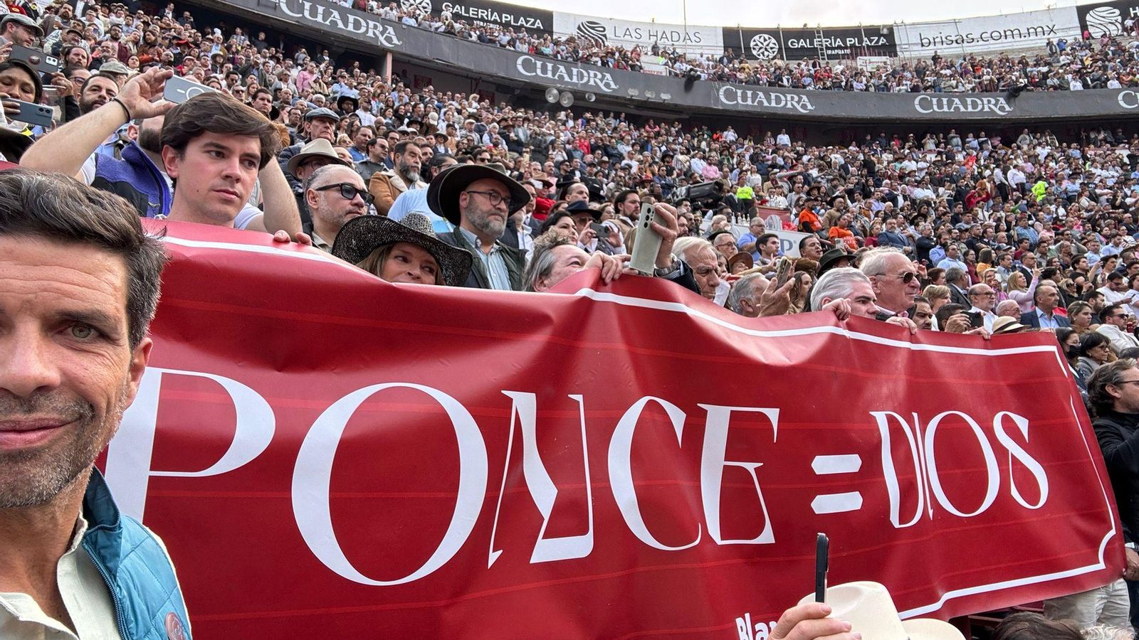 Pancarta jiennense para Enrique Ponce.