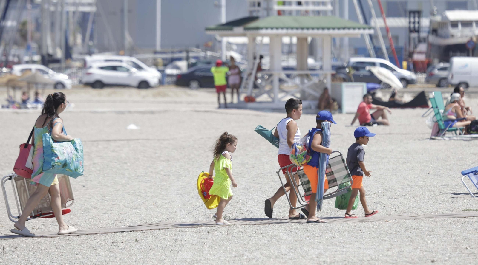 Fotos del primer domingo de julio en las playas de La Línea
