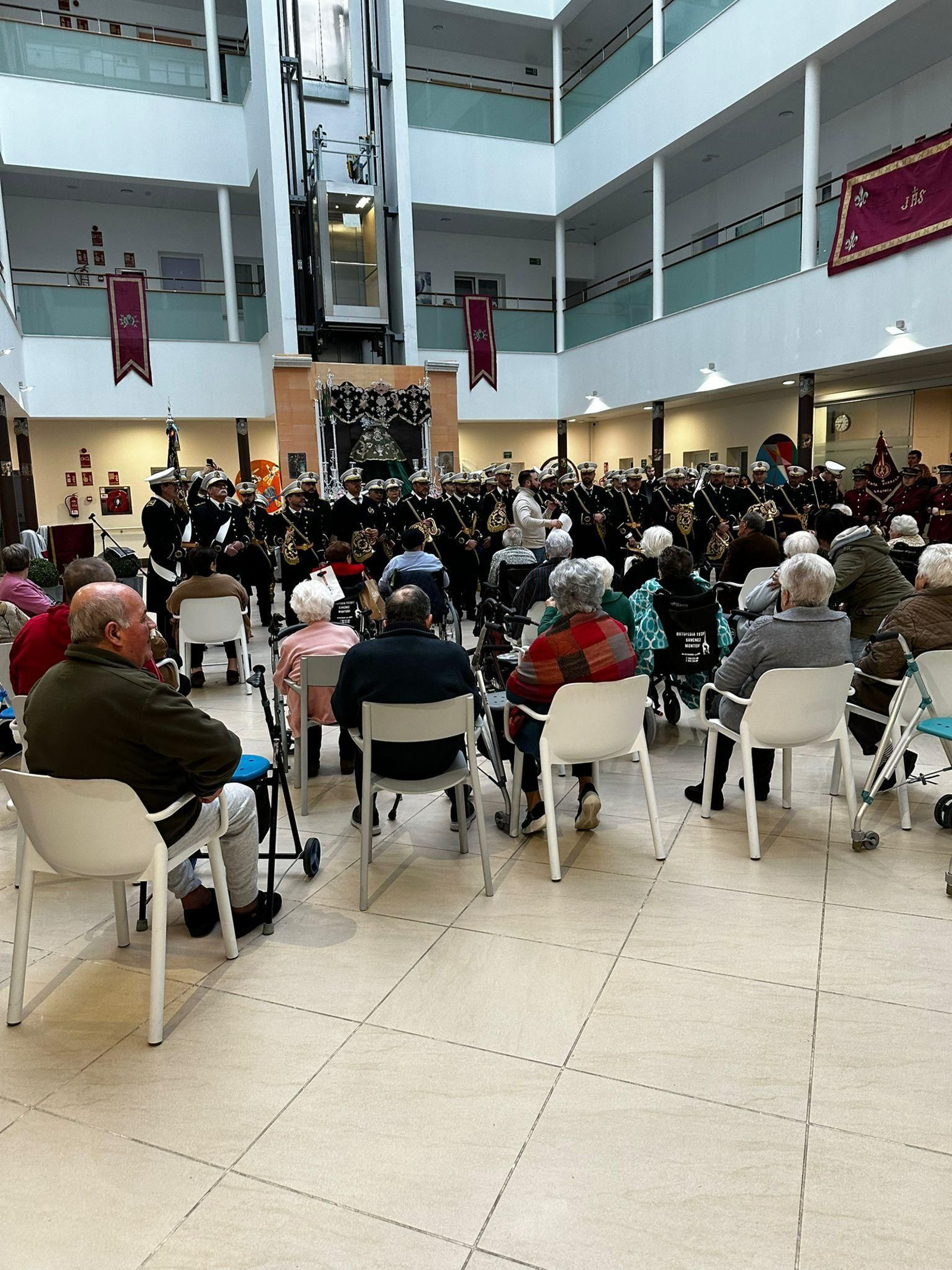 Fotos de las actividades de Cuaresma en el centro de mayores de Asansull de La Línea