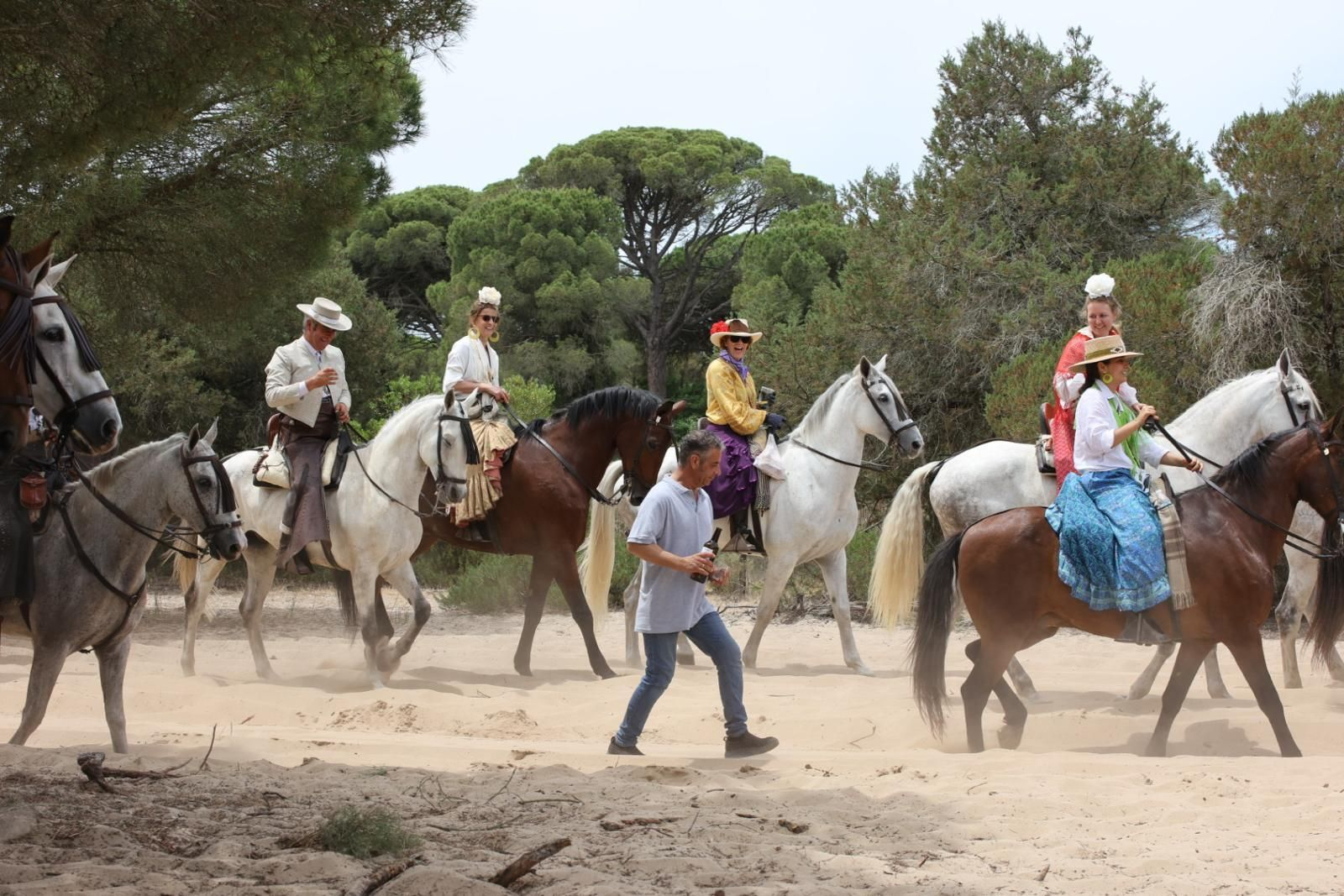 Imágenes de la Hermandad del Rocío de Jerez el jueves por el Coto
