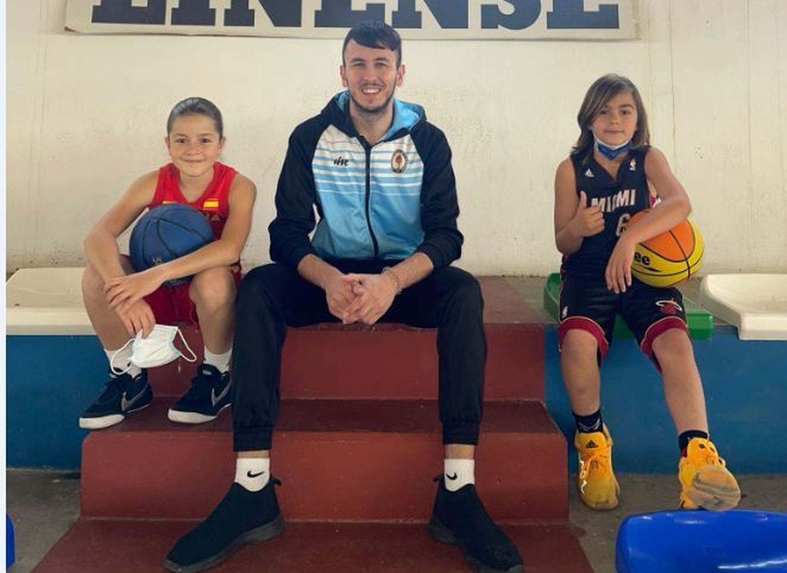 La representación de la ULB en la fiesta andaluza premini