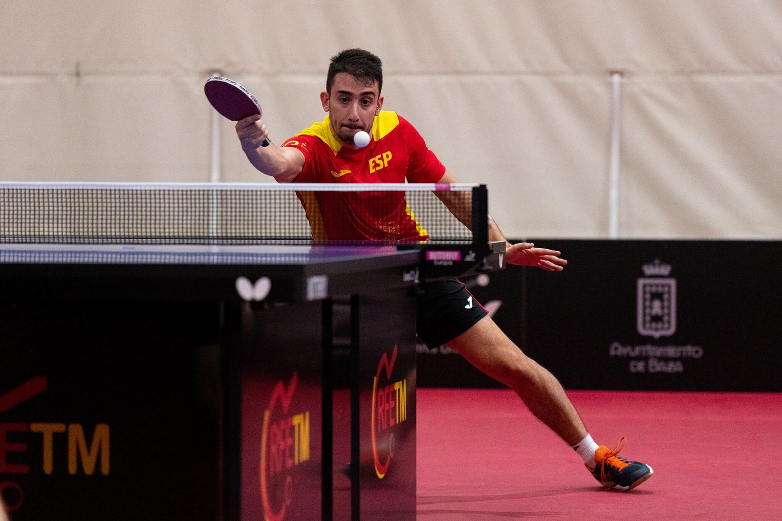 Momento de uno de los partidos disputado en Baza.