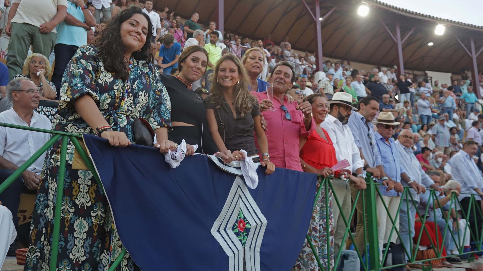 Ambiente en la corrida del viernes de la Feria de La Línea