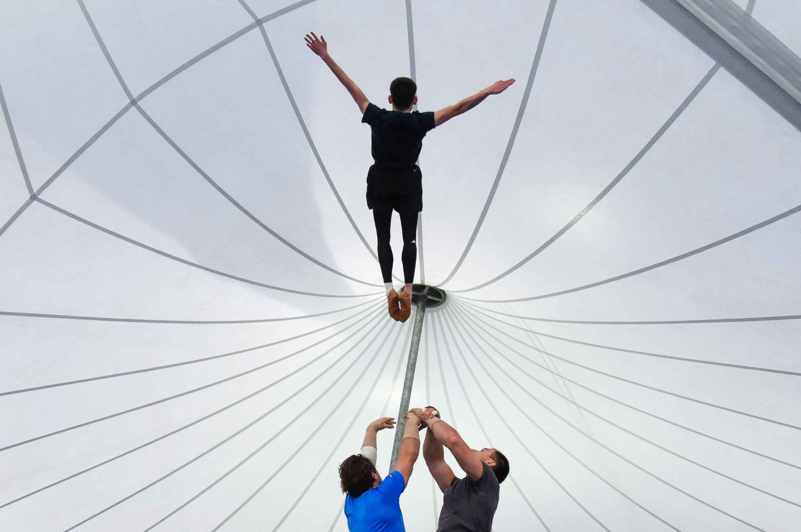 Ensayos y preparativos para el estreno del Circo del Sol en Sevilla 2026