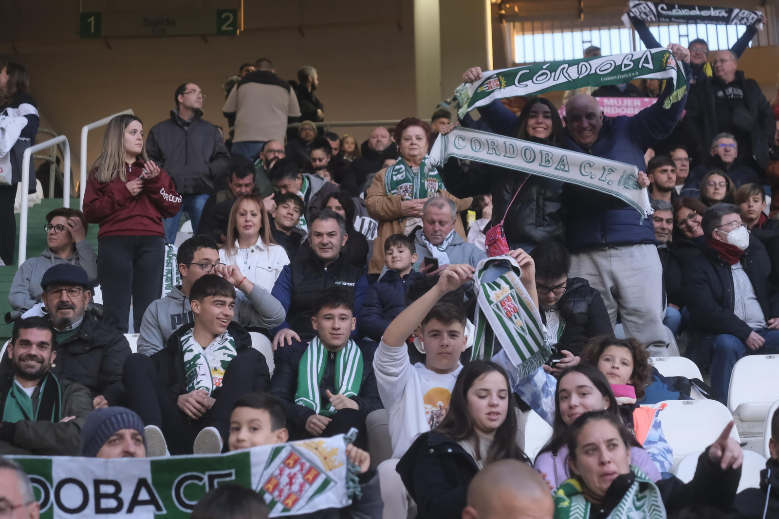 Córdoba CF - Real Madrid Castilla: Las fotos del ambiente en El Arcángel Córdoba CF - Real Madrid Castilla: Las fotos del ambiente en El Arcángel