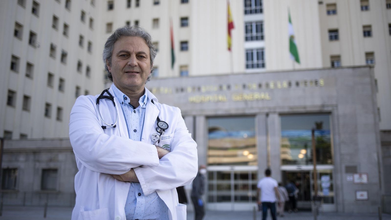 Manuel Menduiña, médico internista del Hospital Virgen de las Nieves de Granada.