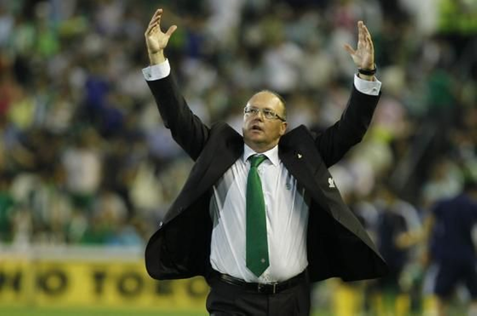 El Betis se coloca líder tras ganar al Zaragoza en casa (4-3). / Antonio Pizarro