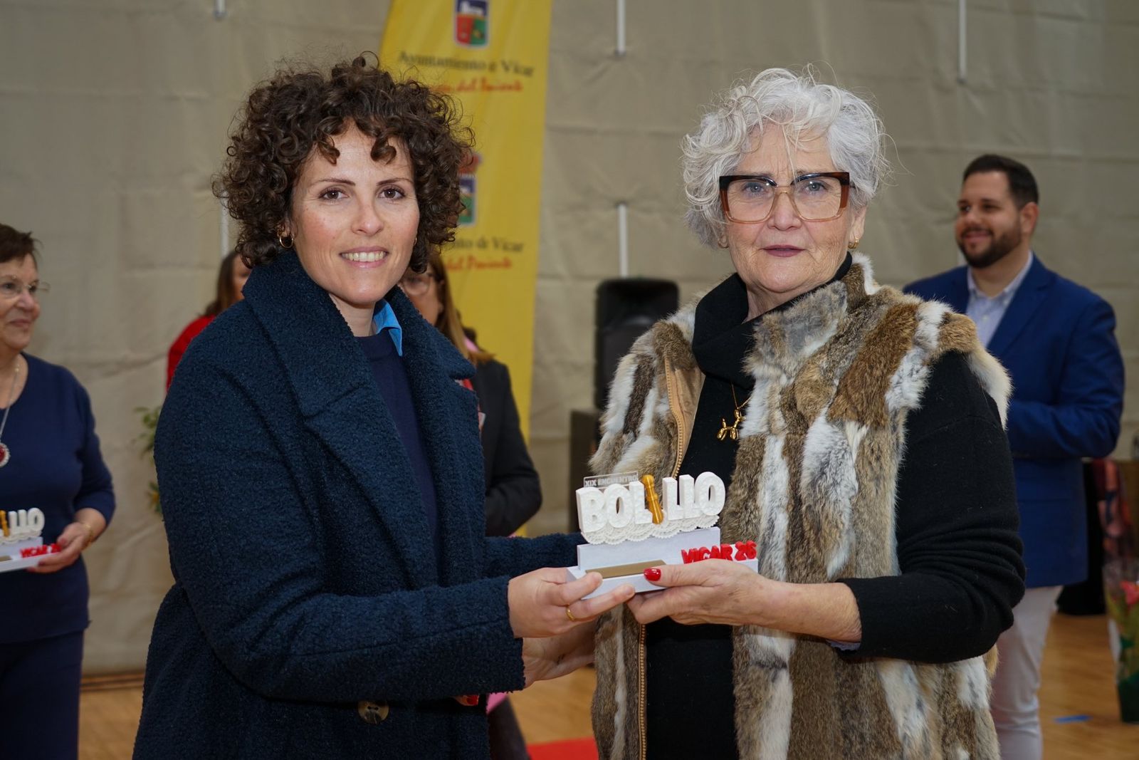 Encajeras de toda la provincia vuelven a convertir a Vícar en la capital de la artesanía y la tradición