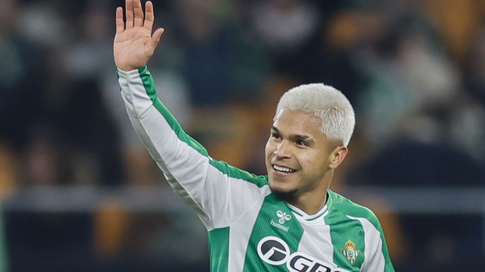 El Cucho celebra su gol al Utrecht en la Europa League.