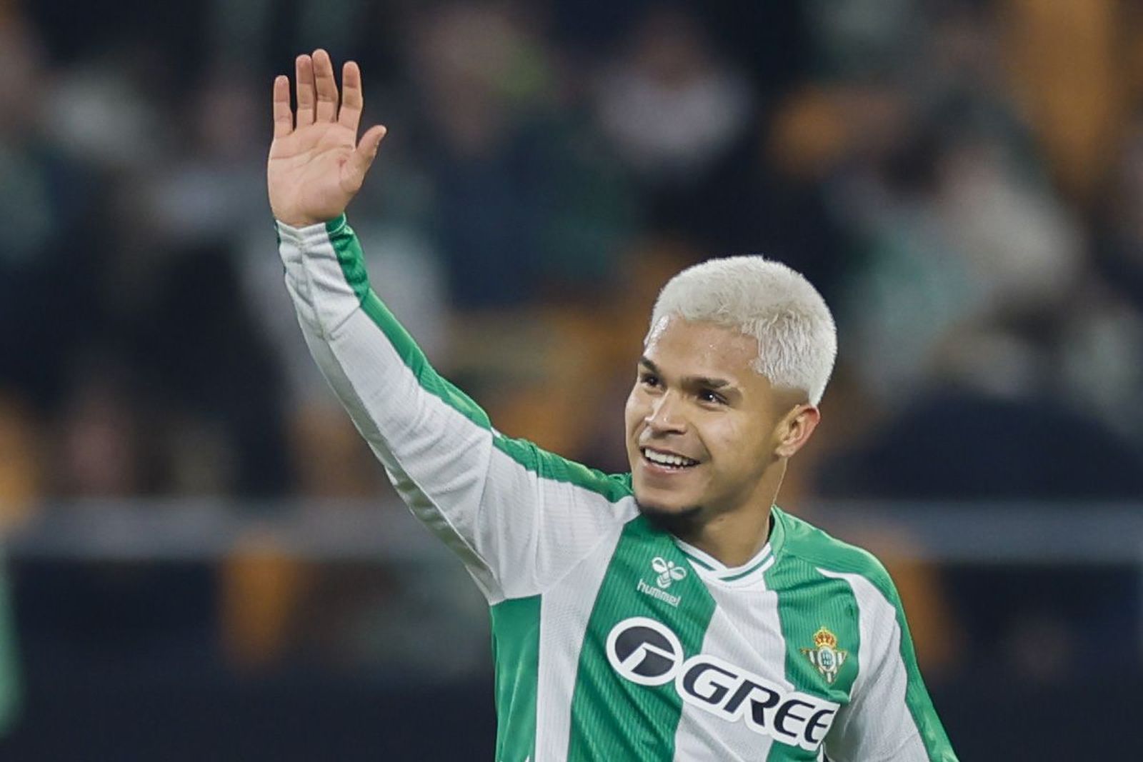 El Cucho celebra su gol al Utrecht en la Europa League.