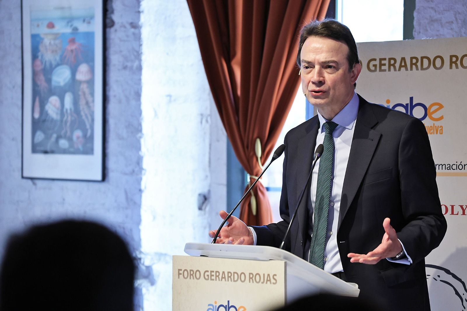 El consejero delegado de Enagás, Arturo Gonzalo, durante su intervención en el Foro Gerardo Rojas.