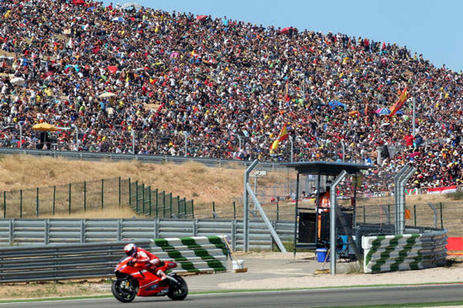 Casey Stoner, ganador del Gran Premio de Aragón.

Foto: Efe