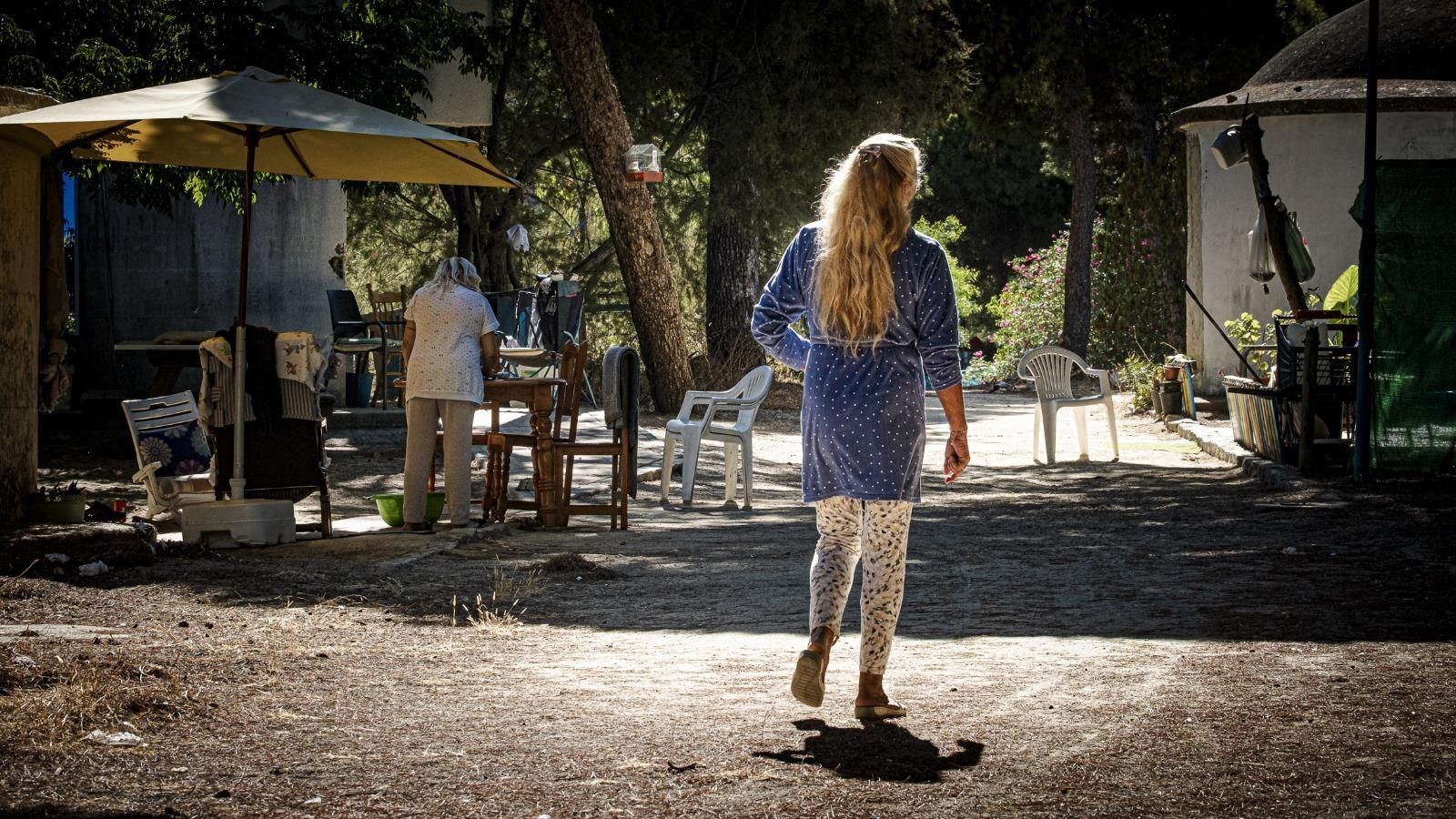 Las 'dos Marías', vecinas de La Forestal que viven con sus respectivos maridos en distintos morabitos pero hacen vida común.