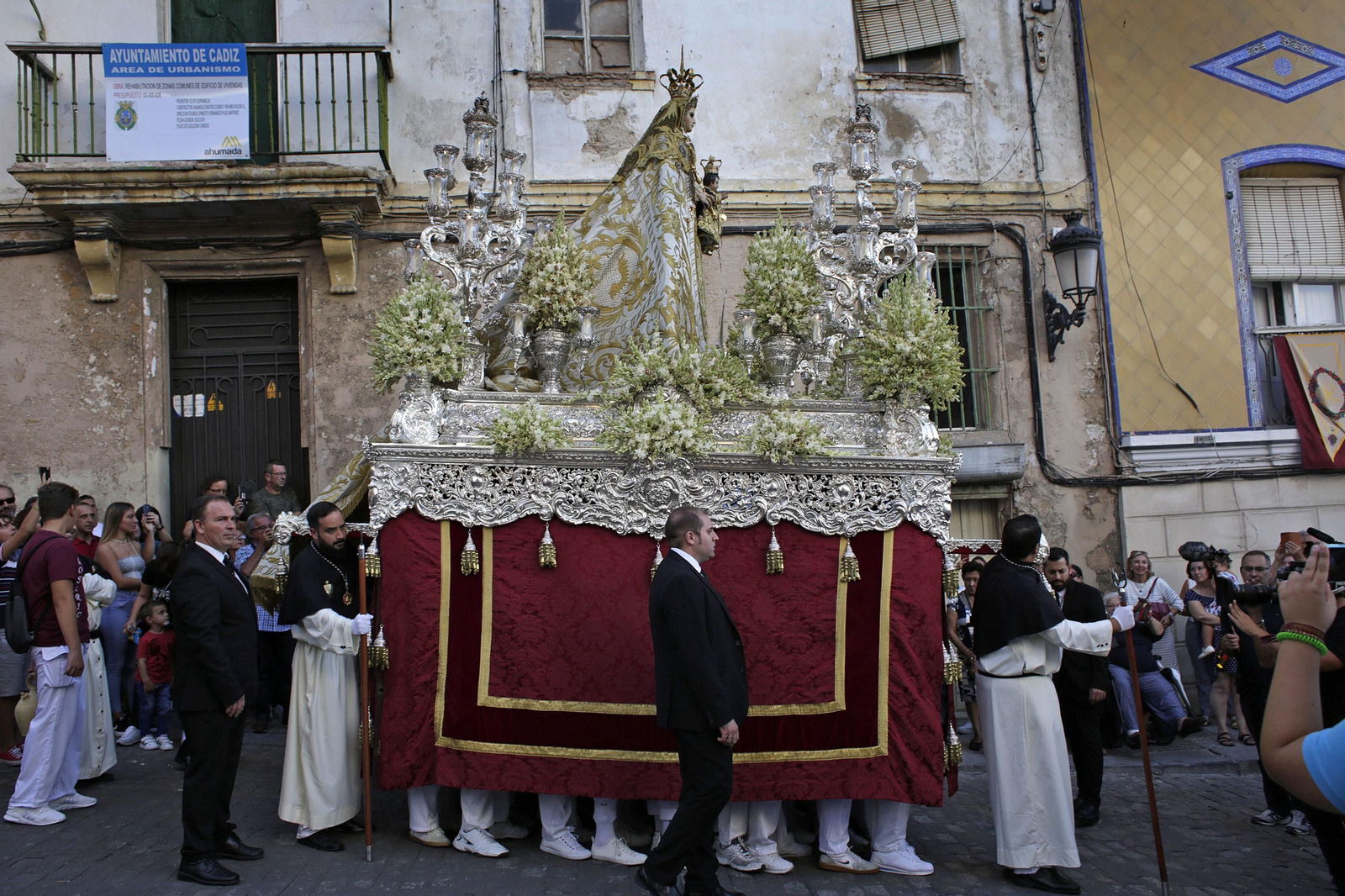 Salida procesional de la patrona de Cadiz