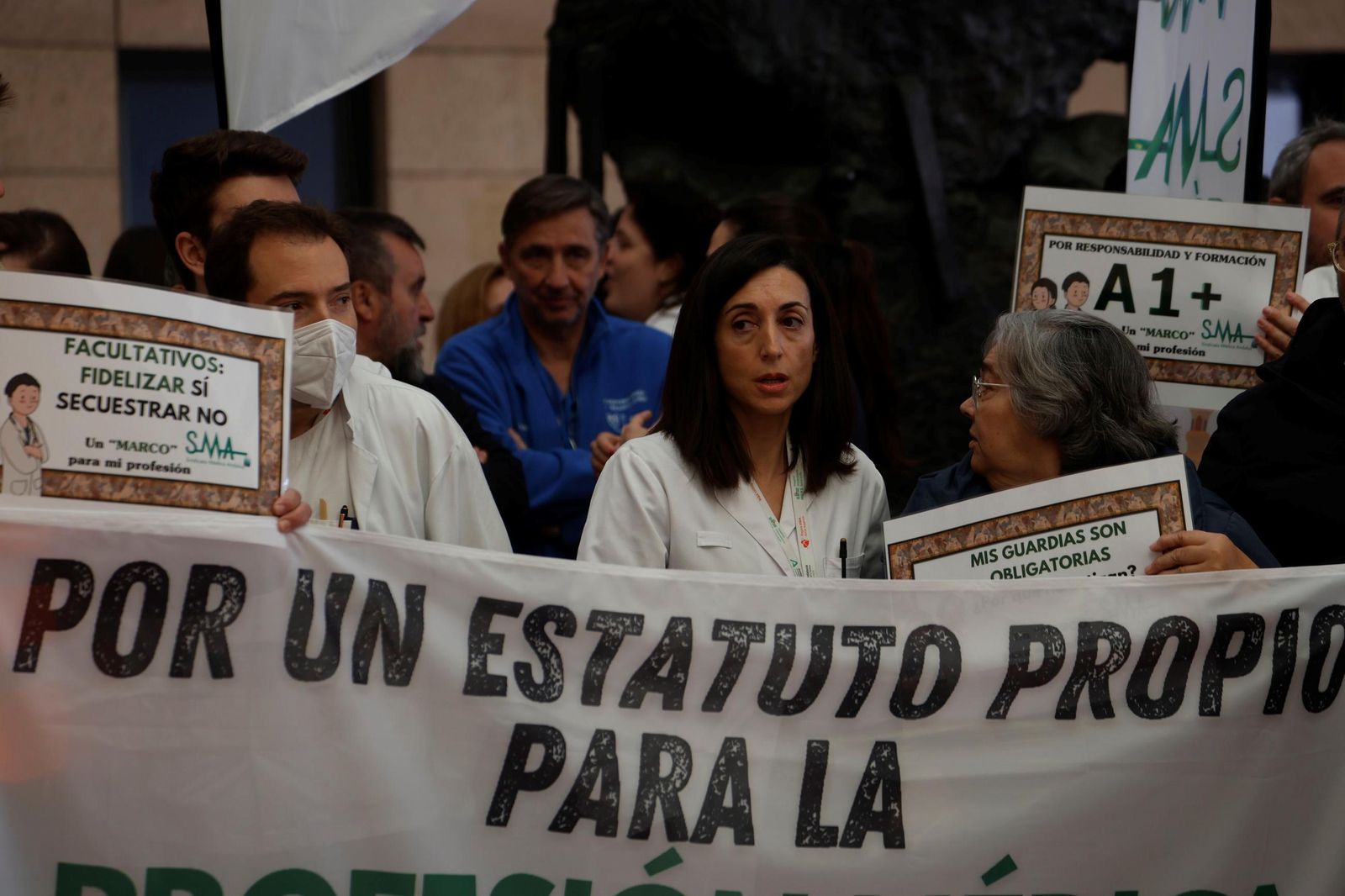 La concentración de médicos en contra de la reforma del Estatuto Marco, en imágenes