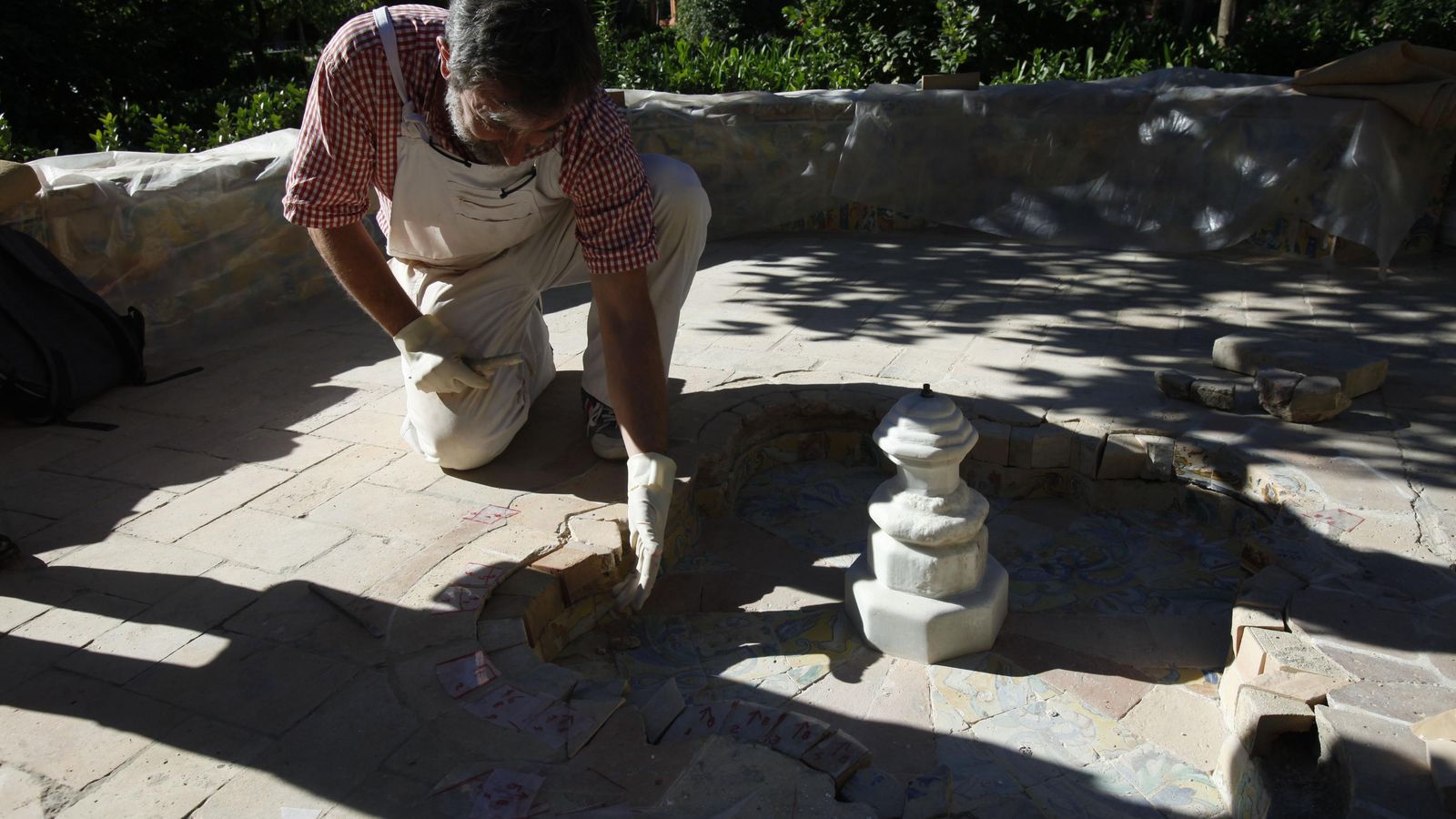 Trabajos de restauración en las fuentes.