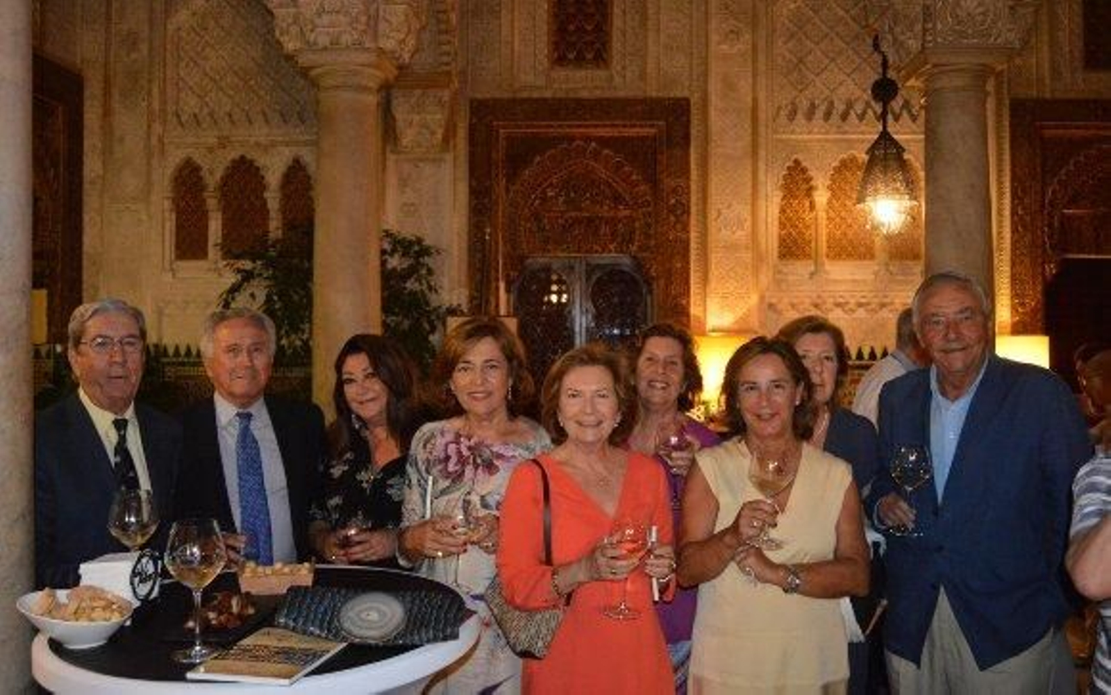 José Ramón Pérez Díaz-Alersi, Rafael  Cózar, María Antonia Parejo, Josefa Robina, Pilla Bustamante, Piluca Pérez, Carmen Díaz-Gálvez, María Luisa Miralles de Imperial y Juan Hoces.

Foto: Ignacio Casas de Ciria