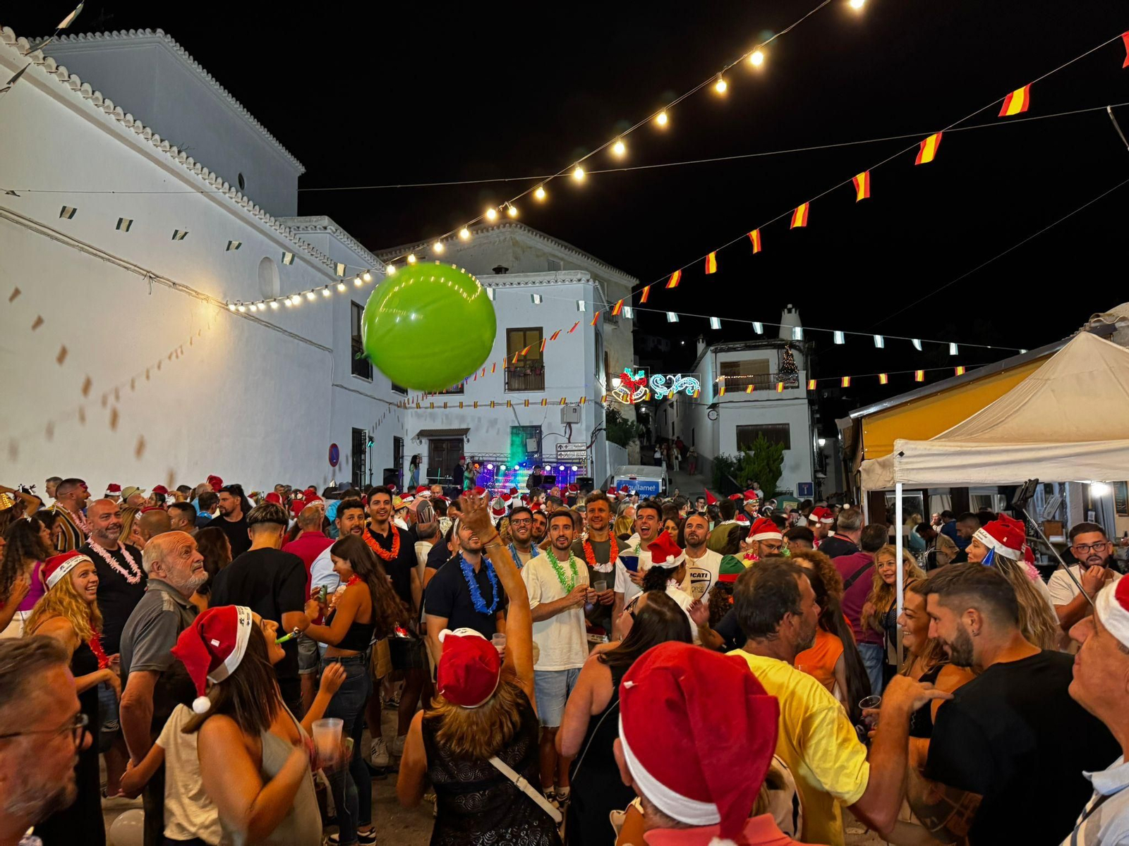 Bérchules da la bienvenida al 2025 y medio, en imágenes