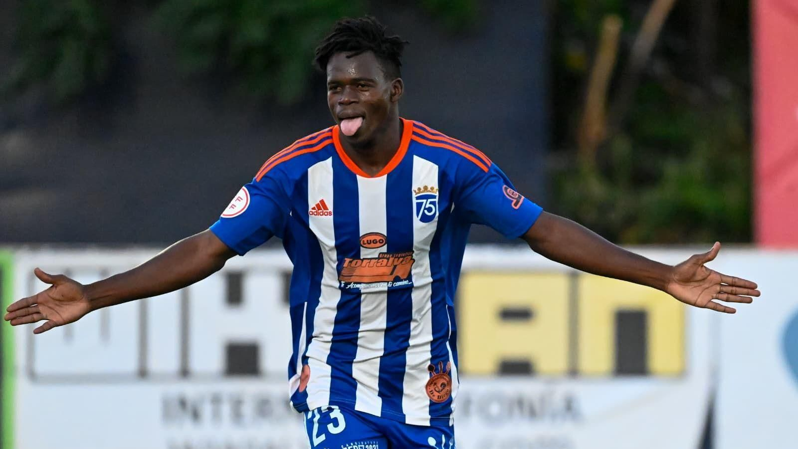 Moussa Sissokho está sorprendiendo con su buena pretemporada y volvió a marcar.
