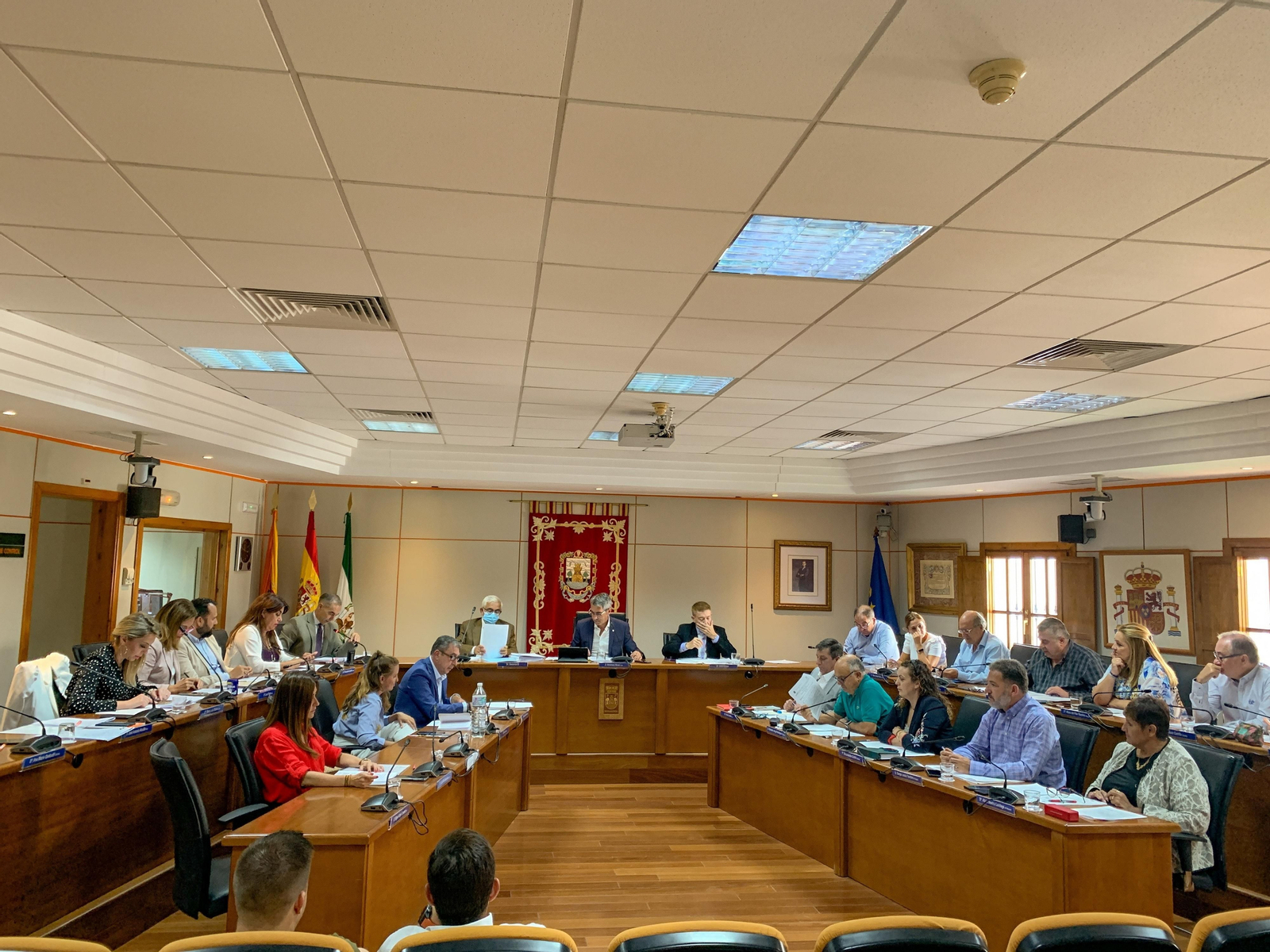 El alcalde, Víctor Navas, ha presidido el Pleno de la Corporación municipal.