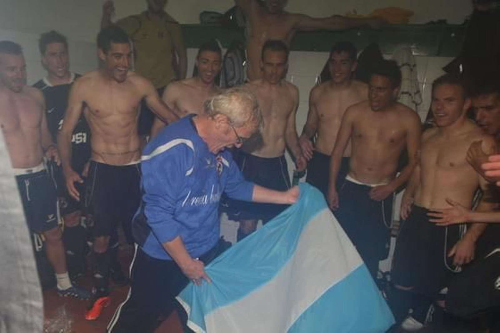 Los linenses empatan sin goles en Puerto Real y celebran el título de campeón de Liga.

Foto: Paco Guerrero