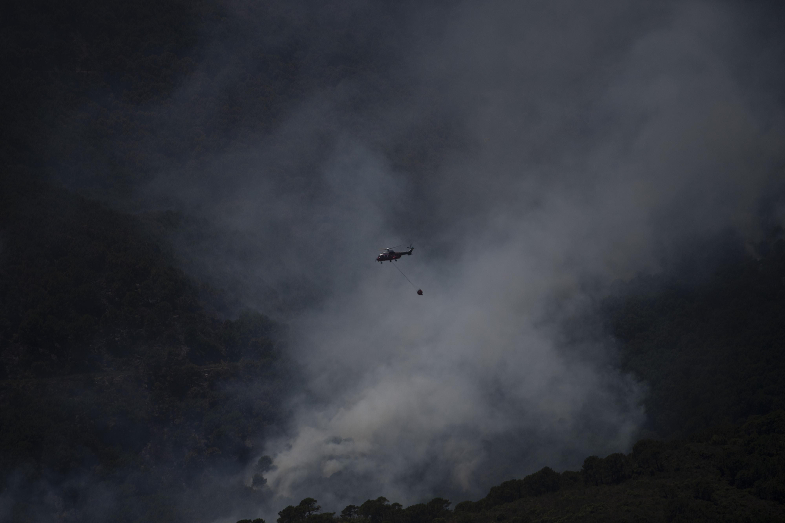 Las fotos del tercer día del incendio en Sierra Bermeja