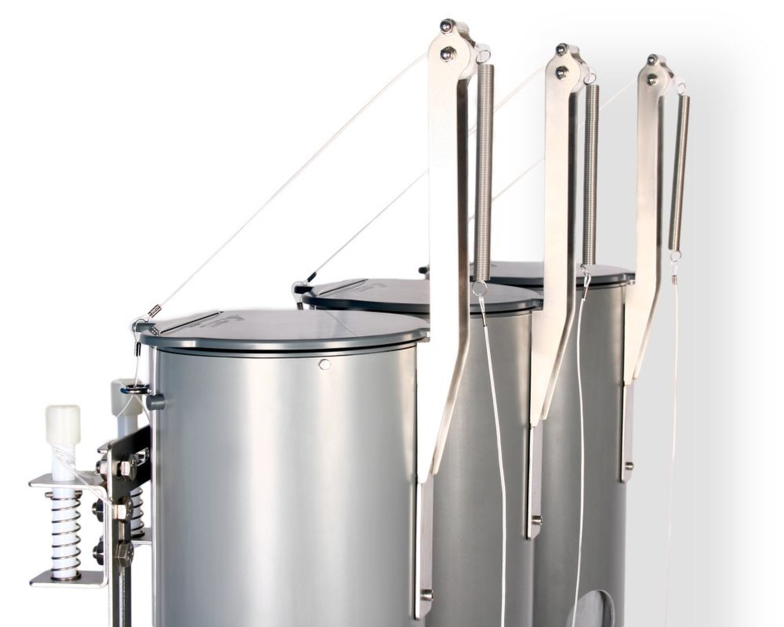 La botella oceanográfica Bottle Net permite lograr muestras a más 4.000 metros de profundidad